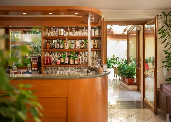 Hotel Careni Italia 3*