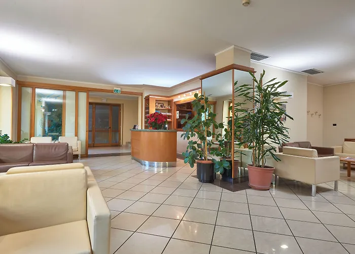Hotel Careni Italia 3*