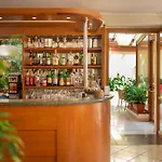Hotel Careni Italia 3*