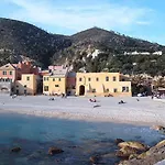 Careni Italia 3* Finale Ligure